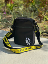 ロゴストラップボディバッグS