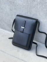 レザータッチスクエアーショルダーバック