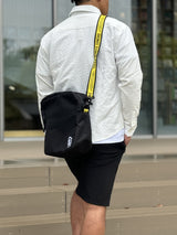 ロゴストラップボディバッグM