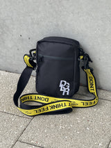 ロゴストラップボディバッグS