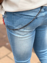 チェーンデニムパンツ