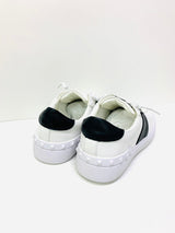 Open Studs スニーカー