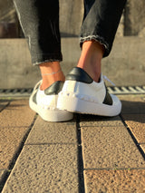 Open Studs スニーカー