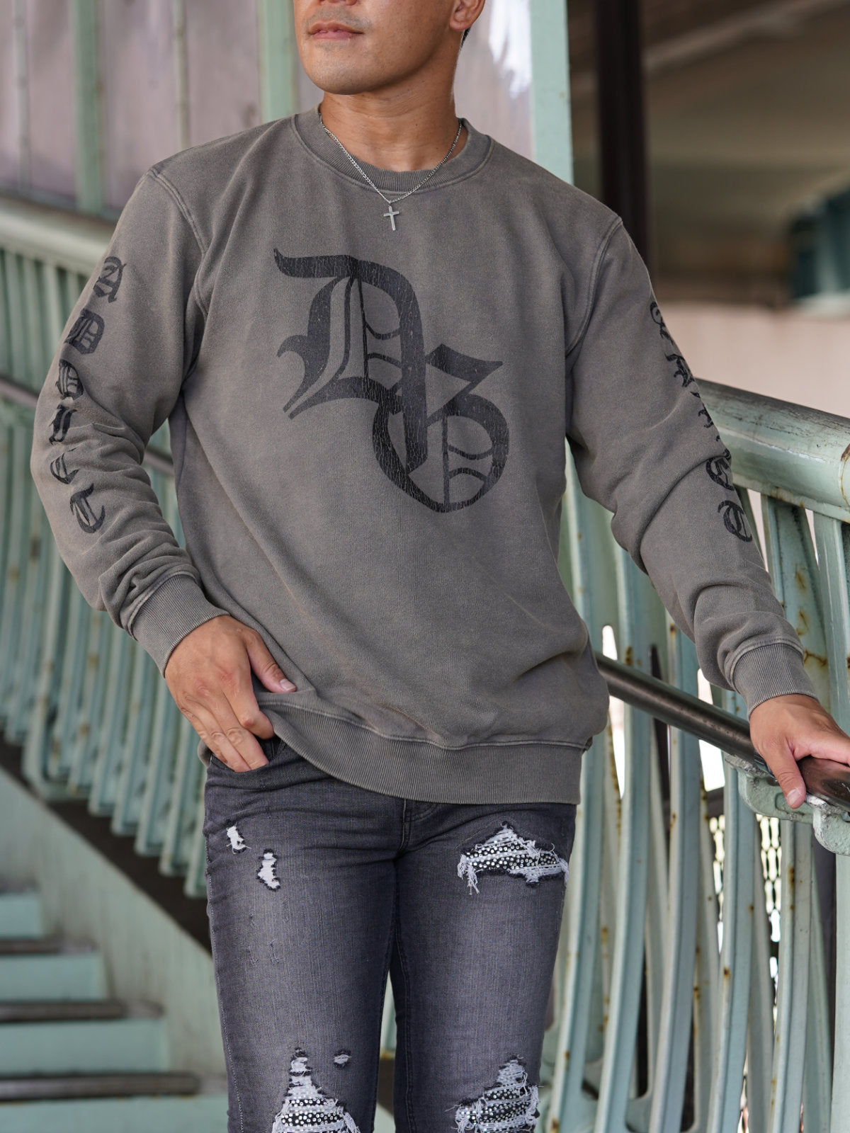 DSQUARED2 ブラック トレーナー　プリントクラック クラックプリントトレーナー – DayGLORY