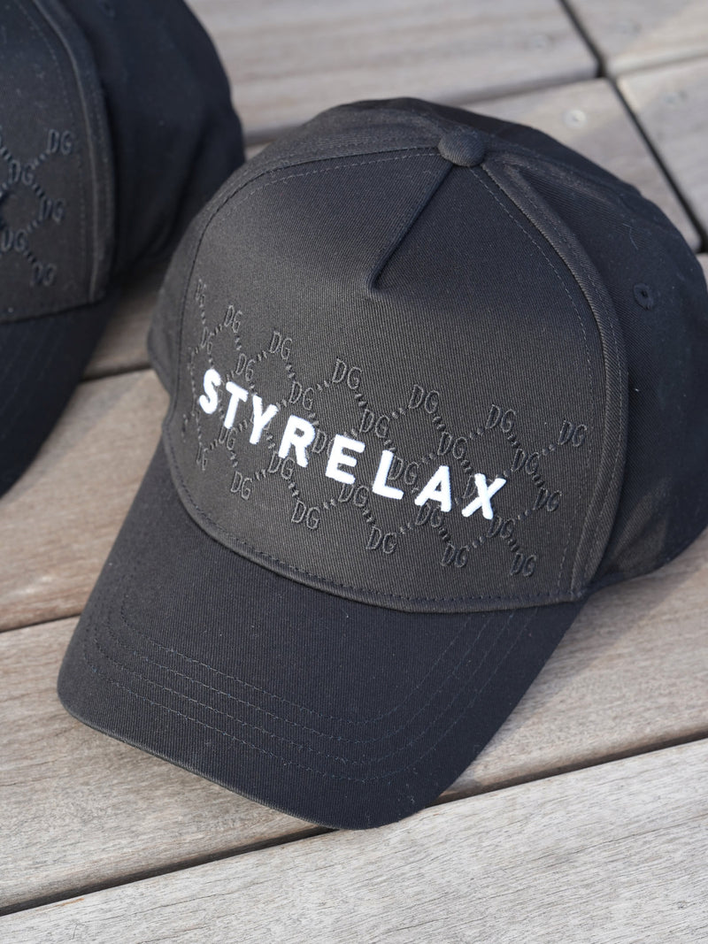 モノグラムエンボスCAP