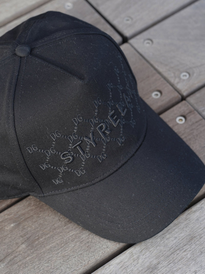 モノグラムエンボスCAP