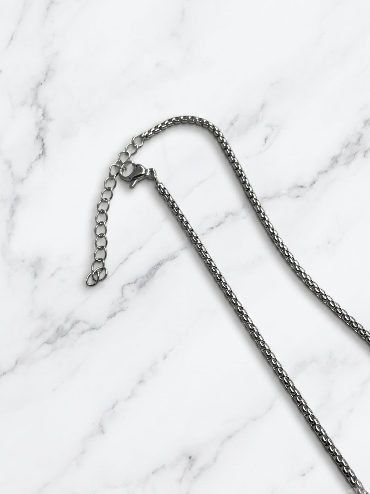 PREMIUM JEWELRY】ストーンクロスネックレス – DayGLORY