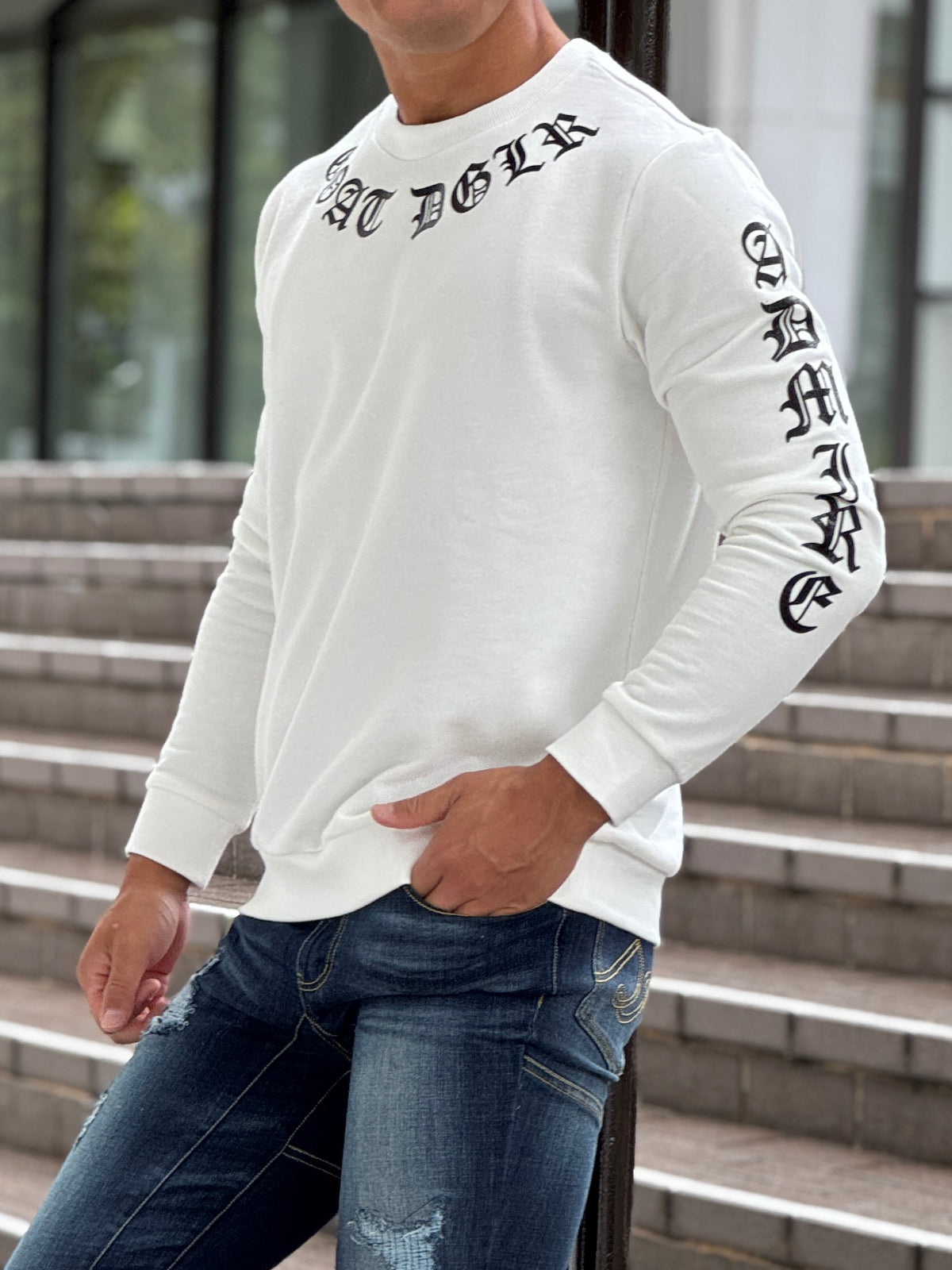 GOAT DGLRトレーナー – DayGLORY