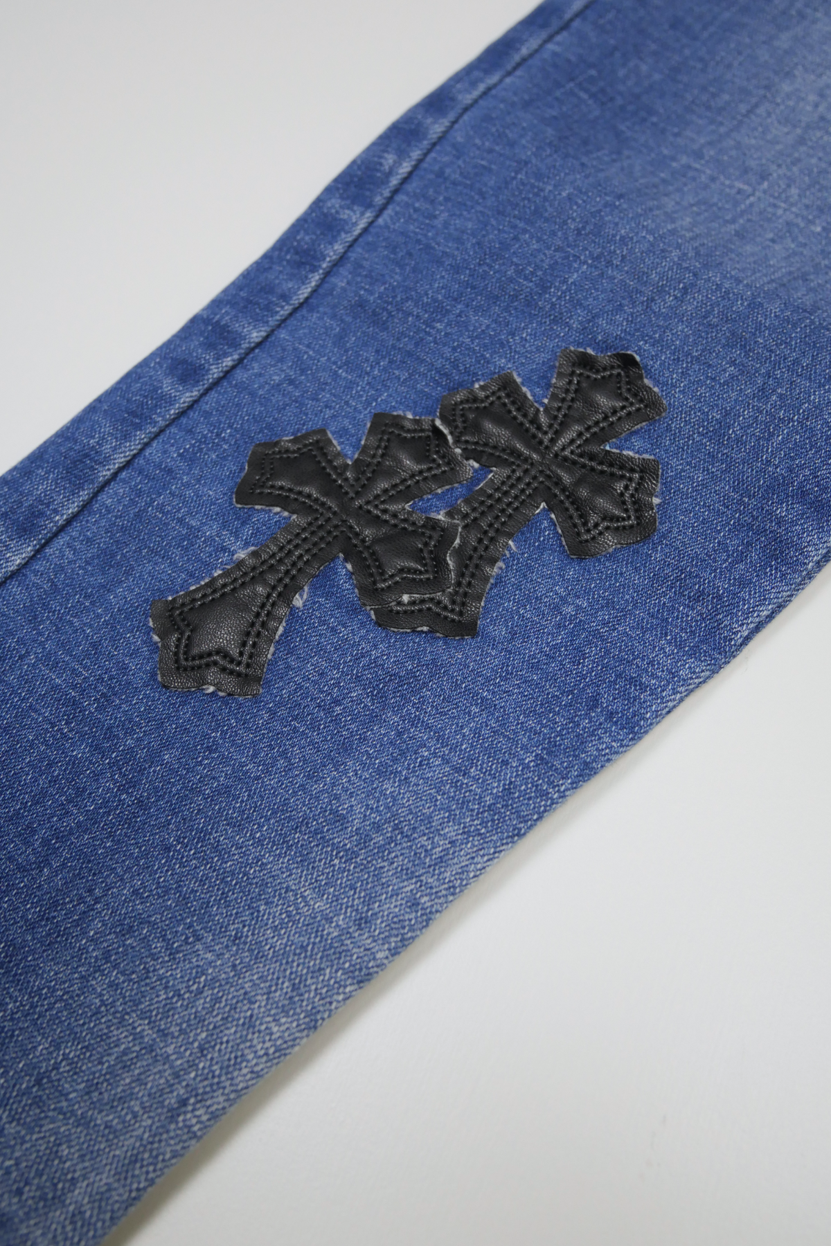 クロスパッチデニムパンツ – DayGLORY クロスパッチデニムパンツ – DayGLORY