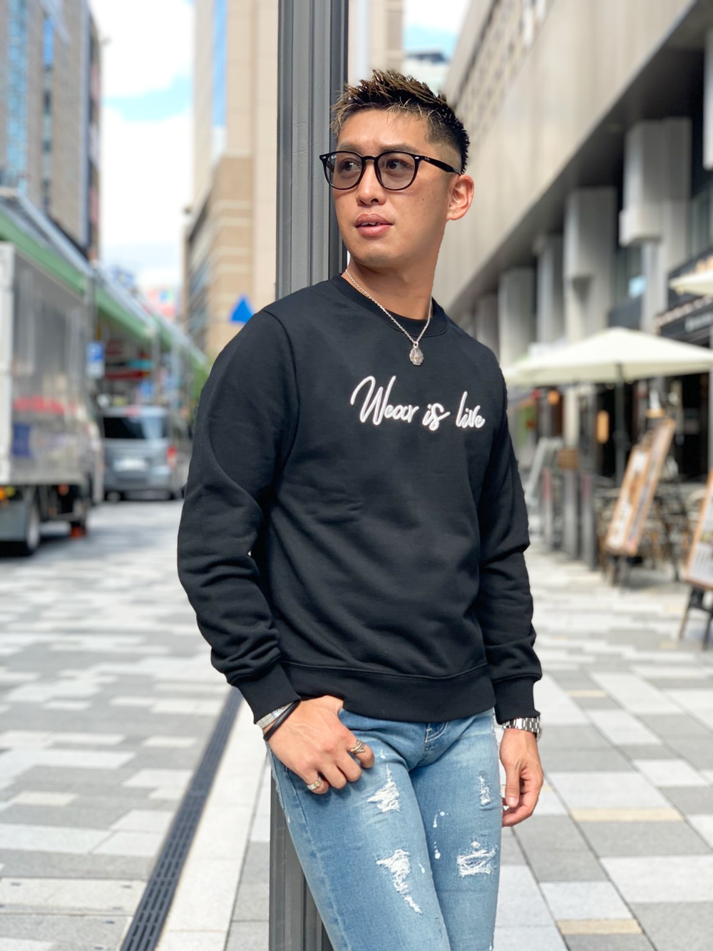 立体刺繍トレーナー – DayGLORY